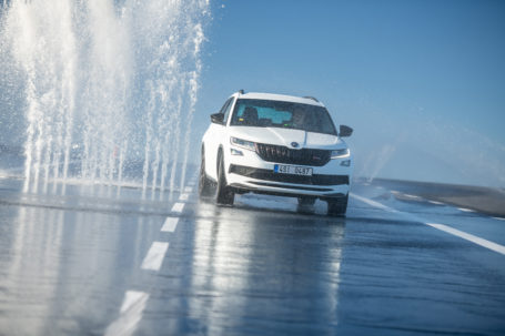 Jan Kopecký, campeón del mundo de rallyes, pone a prueba el nuevo KODIAQ RS