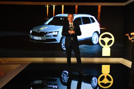 El nuevo ŠKODA KAROQ gana el Volante de Oro