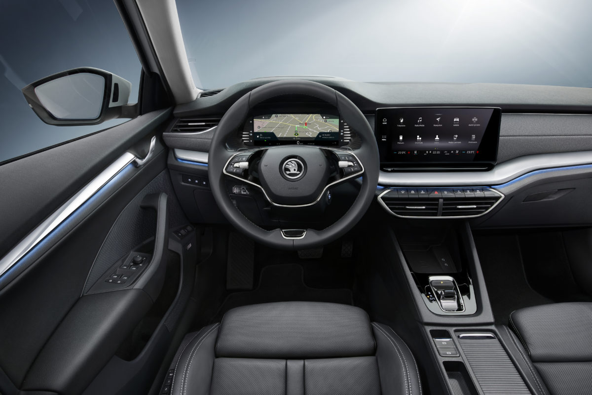 Digitales, interconectados e intuitivos: los sistemas de infoentretenimiento del ŠKODA OCTAVIA