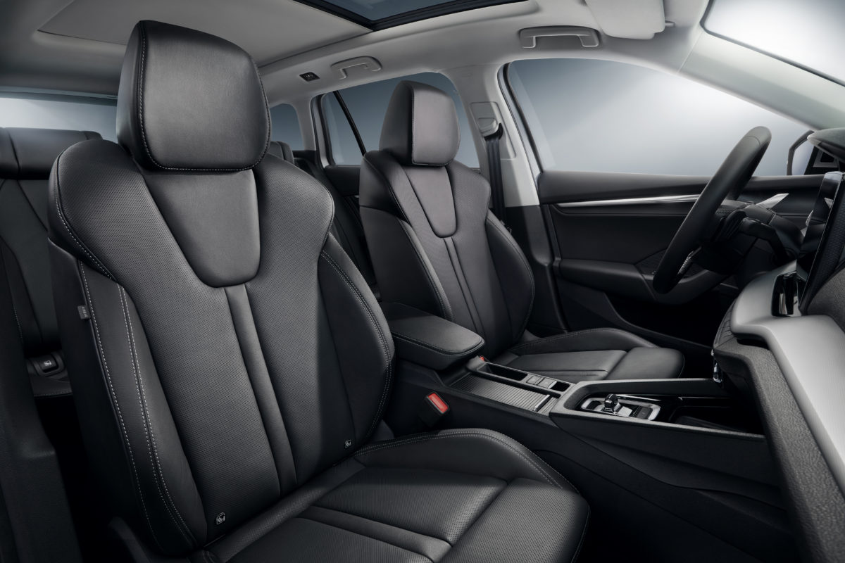 Nuevo ŠKODA OCTAVIA, asientos ergonómicos con sello de garantía