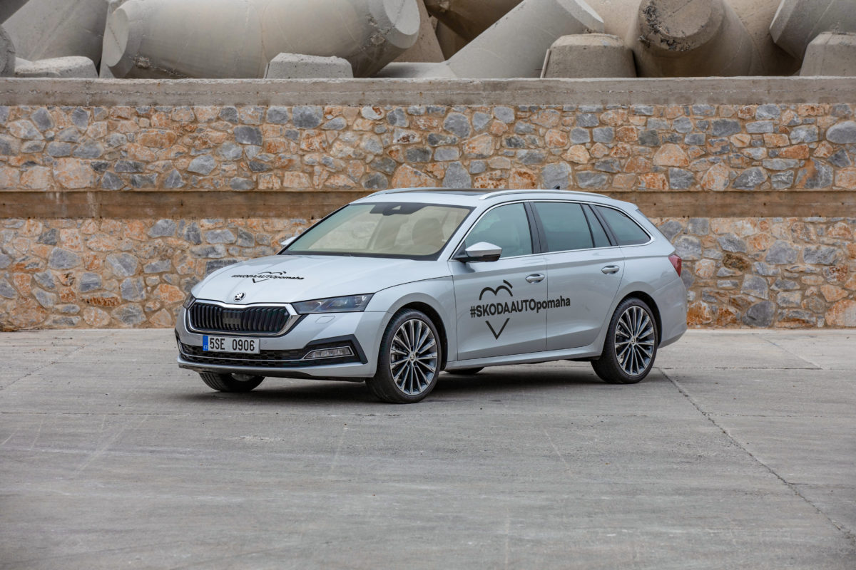 ŠKODA AUTO DONA 100 ŠKODA OCTAVIA PARA LA LUCHA CONTRA EL CORONAVIRUS