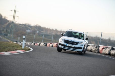 JAN KOPECKÝ, CAMPEÓN DEL MUNDO DE RALLYES, PONE A PRUEBA EL NUEVO KODIAQ RS
