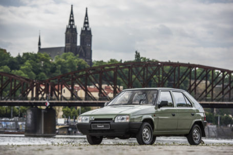 ŠKODA FAVORIT: INICIANDO UNA ERA DE ÉXITOS HACE 30 AÑOS