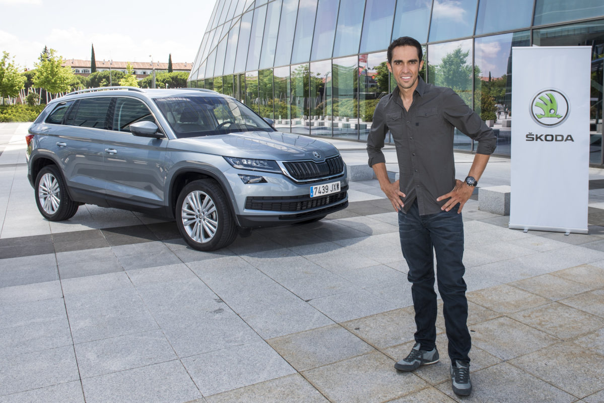 ALBERTO CONTADOR RECIBE SU ŠKODA KODIAQ