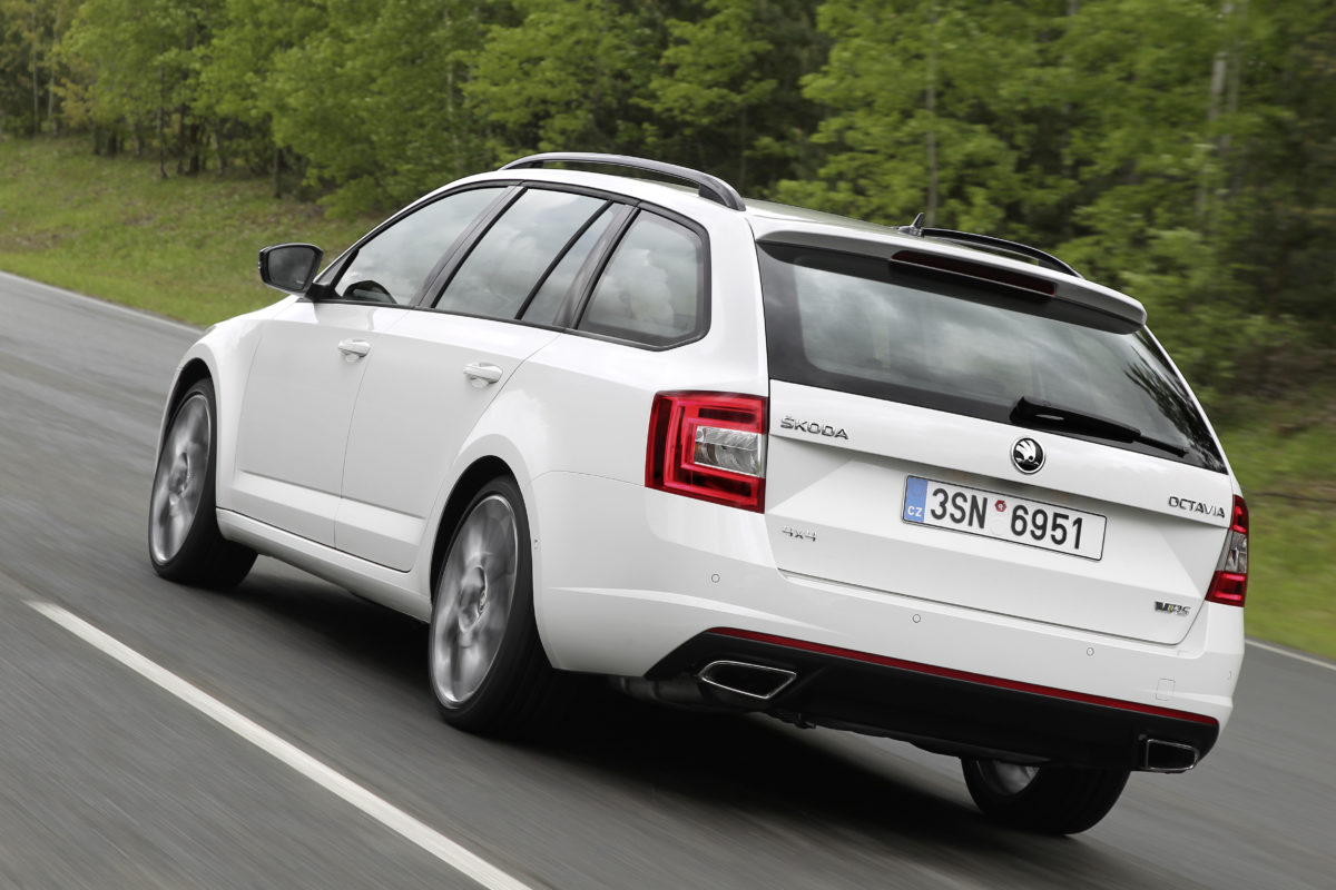 ŠKODA OCTAVIA RS: AHORA CON TRACCIÓN A LAS CUATRO RUEDAS Y CAMBIO DSG DE SEIS VELOCIDADES