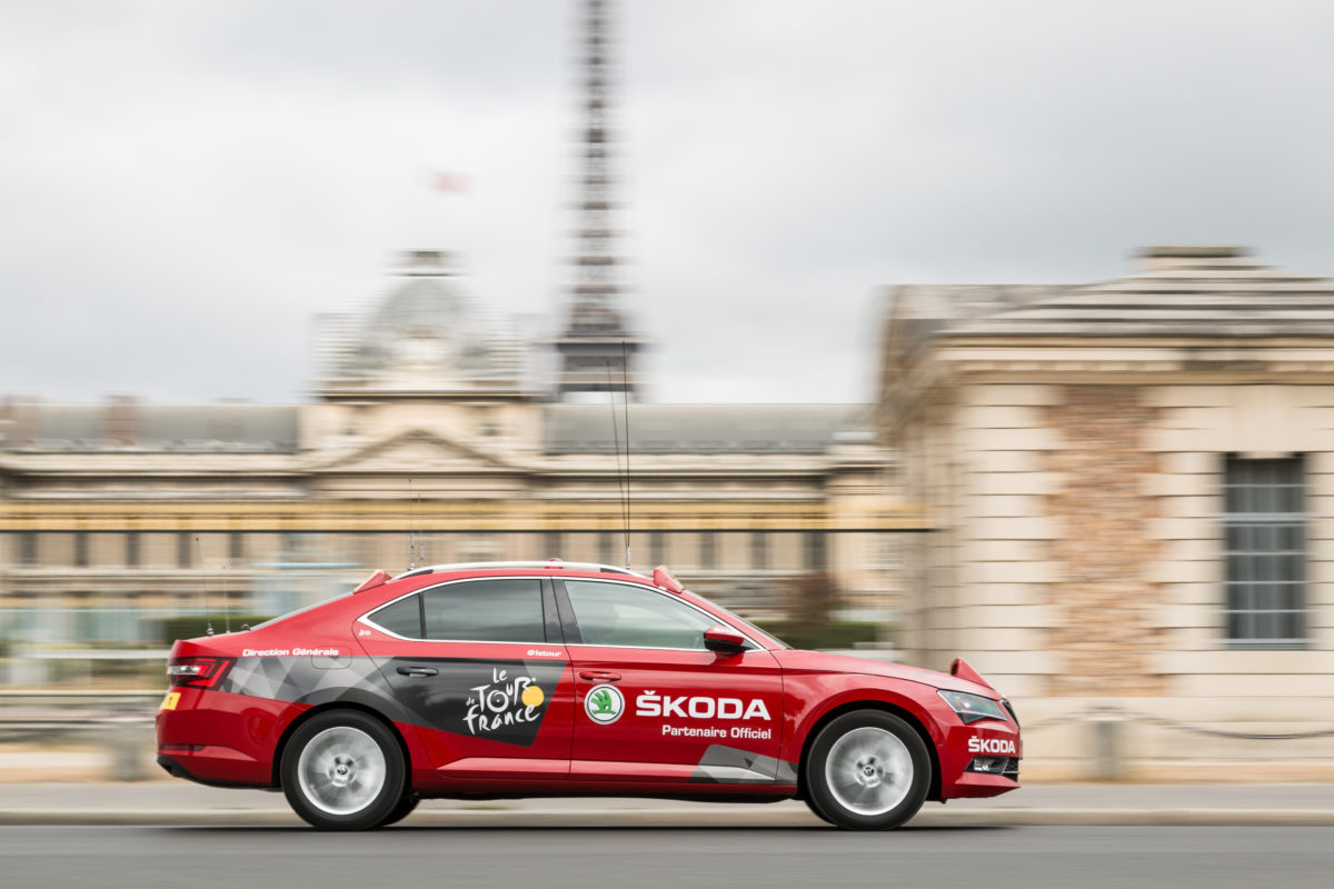 NUEVO ŠKODA SUPERB, PROTAGONISTA DEL TOUR DE FRANCIA 2015