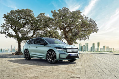 ŠKODA ENYAQ iV: EMOTIVO, EFICIENTE Y ELECTRIZANTE