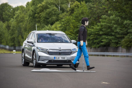 Škoda Auto mejora continuamente la seguridad de sus vehículos en todo el mundo 18
