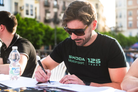 Imagen Škoda y “Cohete” Suárez se suman al homenaje a Carlos Sainz en el Rally de Asturias Histórico