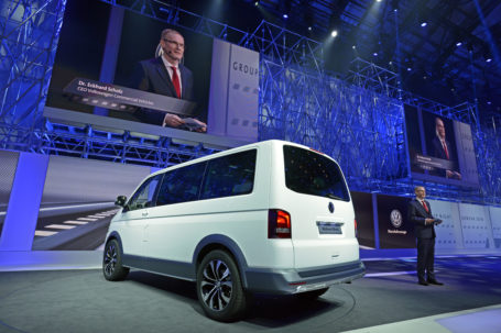 Dr. Eckhard Scholz, Portavoz del Consejo de Administración de Volkswagen Vehículos Comerciales, durante la presentación del Multivan Alltrack
