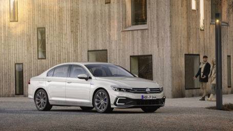 VOLKSWAGEN PRESENTA LA RENOVACIÓN DEL PASSAT: MÁXIMA TECNOLOGÍA PARA LA BERLINA MEDIA DE MÁS ÉXITO DEL MUNDO