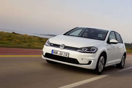 El e-Golf₁ y el e-up!₂, los dos mejores modelos en el ADAC Ecotest 2018