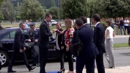 SS.MM. los Reyes visitan la fábrica de Volkswagen Navarra con motivo de su 50 aniversario