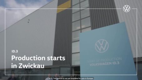 Angela Merkel asiste a la inauguración de la fábrica de Volkswagen en Zwickau